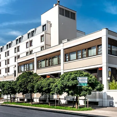 Western Plaza Hotel