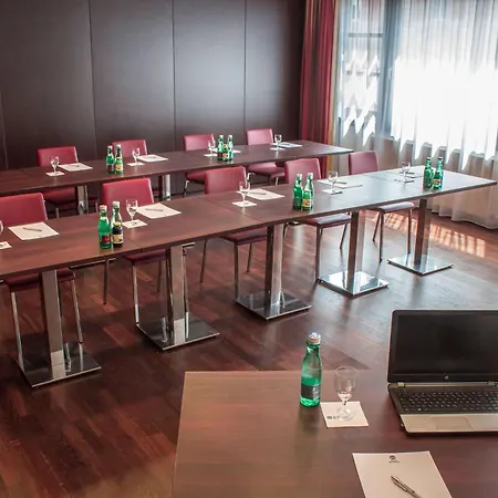 Western Plaza Hotel 4*