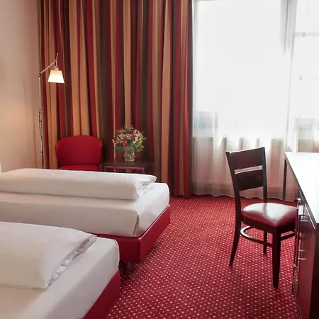 Western Plaza 4*