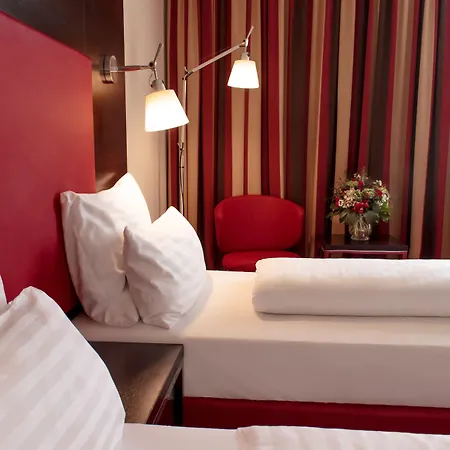 Ξενοδοχείο Western Plaza 4*