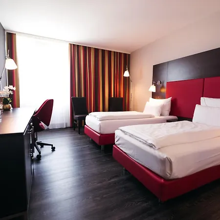 Hotell Plaza 4*