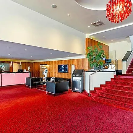 Plaza Hotel 4*