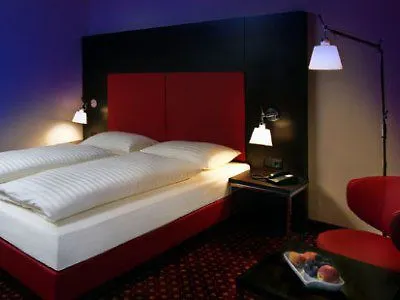 Western Plaza Hotel 4*