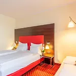 Plaza Hotel 4*